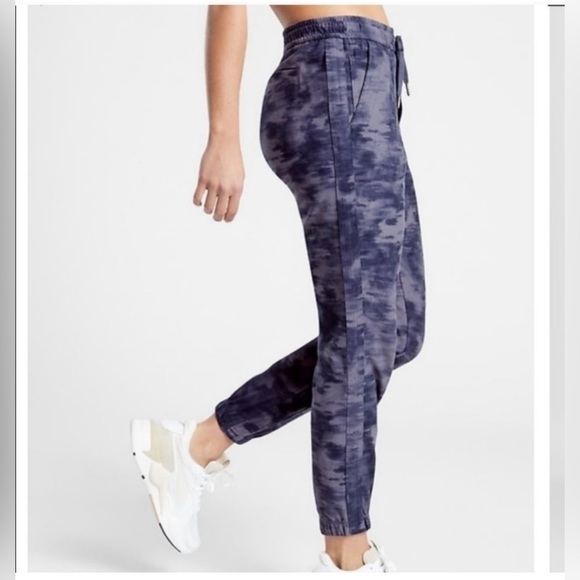 Athleta Farallon Printed Joggers Blue Camo Pants Sz 8 512 - Picture 1 of 7